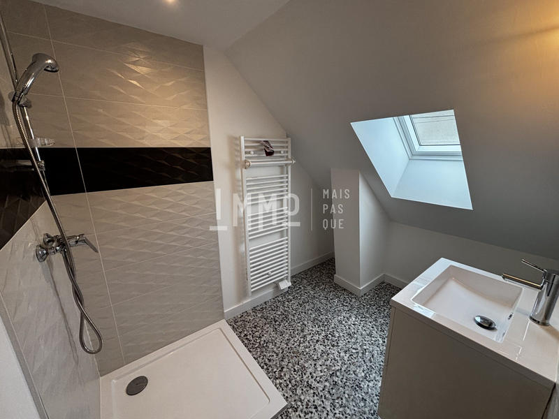 Maison - 95 m² - 6 pièces