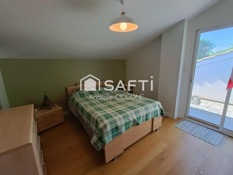 Maison - 213 m² - 7 pièces