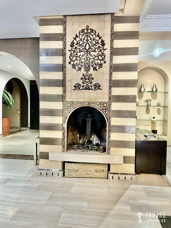 Appartement - 240 m² - 7 pièces