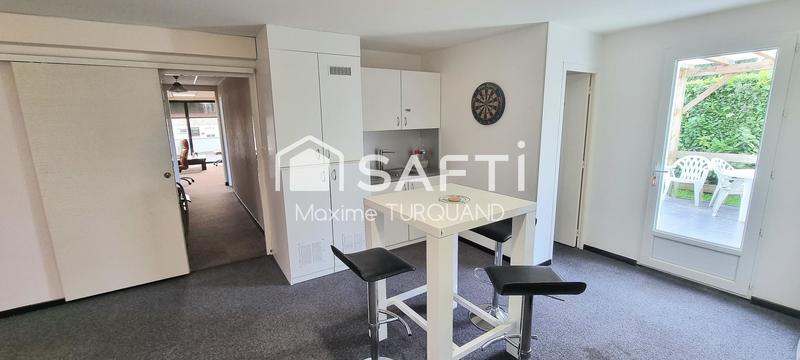 Local commercial - 272 m² - 7 pièces