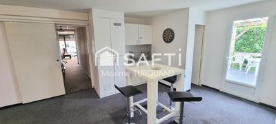 Local commercial - 272 m² - 7 pièces