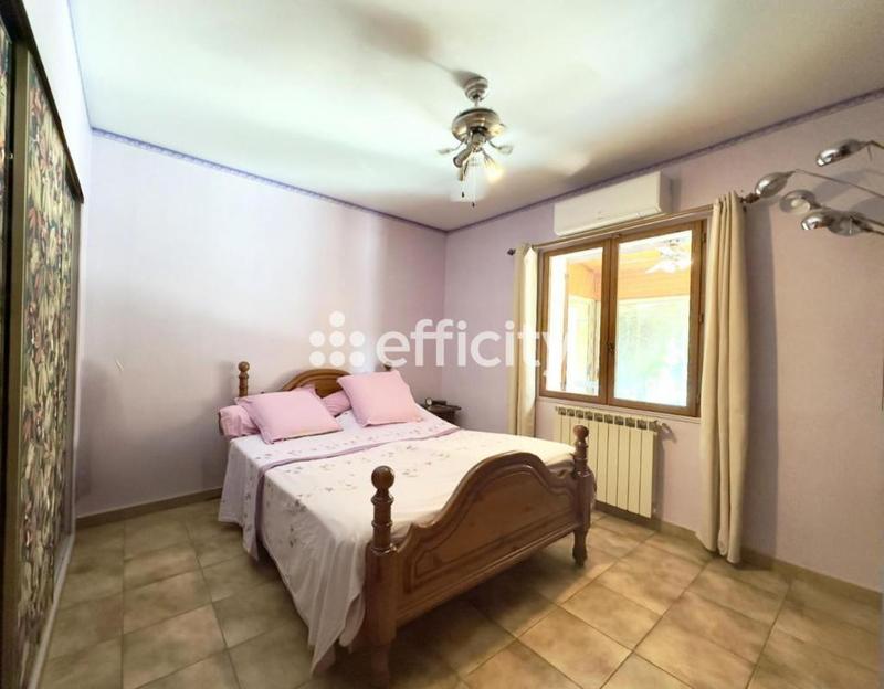 Maison - 220 m² - 7 pièces