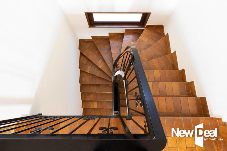 Maison - 230 m² - 7 pièces