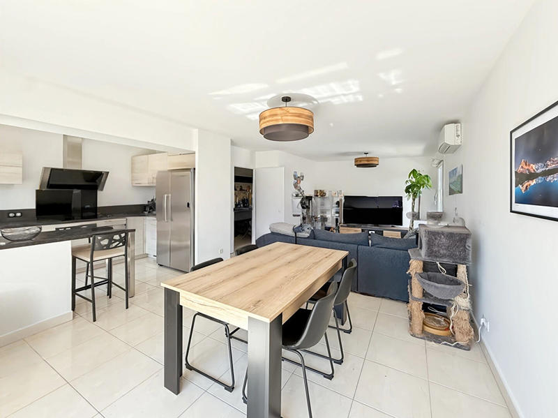 Appartement - 94 m² - 5 pièces