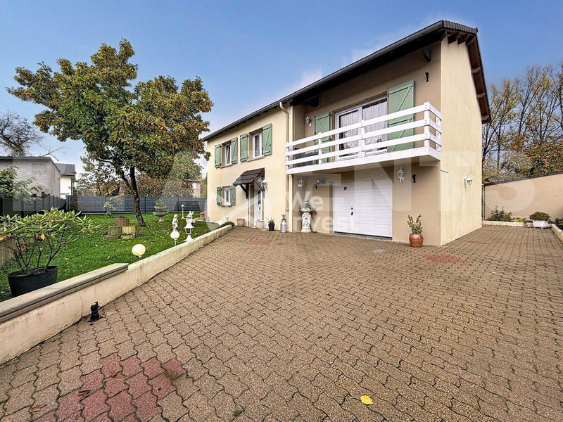 Maison - 132 m² - 9 pièces