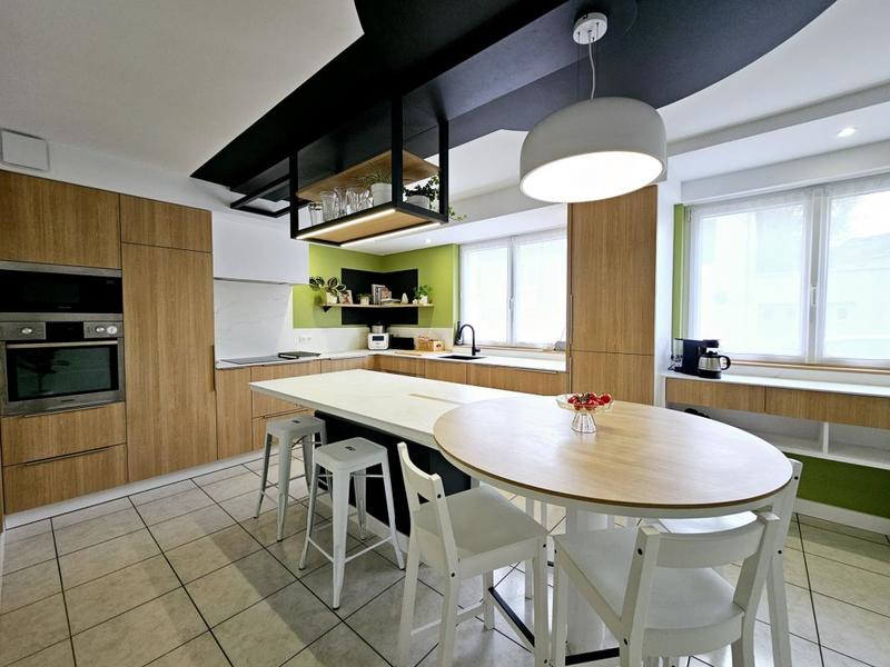 Maison - 204 m² - 9 pièces