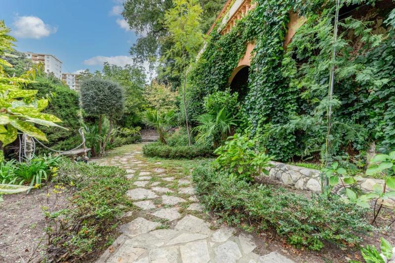 Villa - 230 m² - 8 pièces