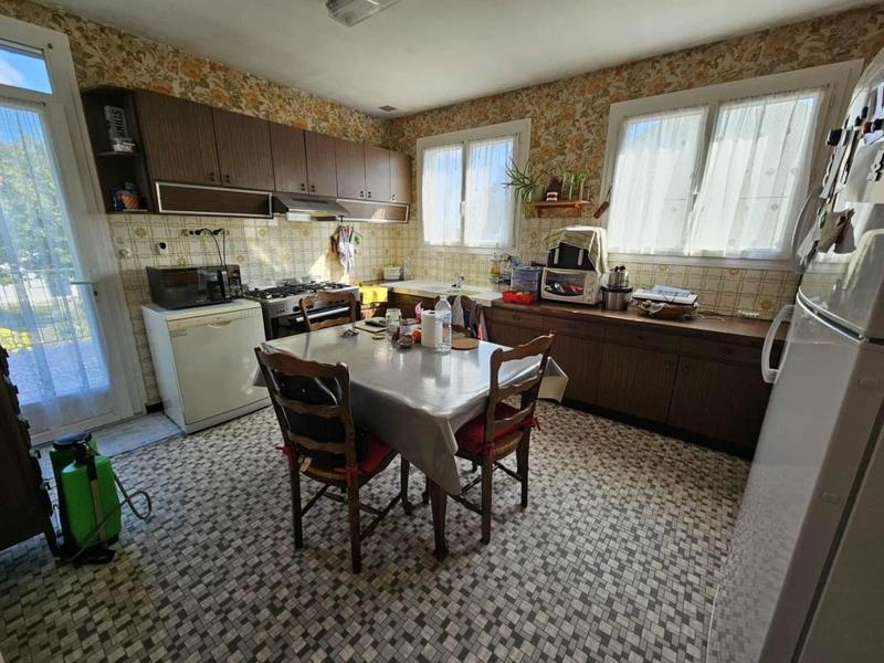 Maison traditionnelle - 166 m² - 7 pièces