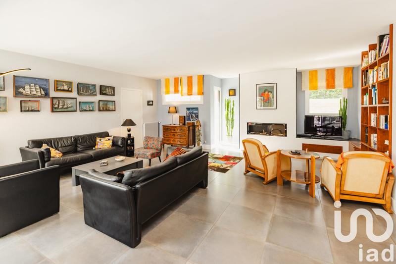 Maison - 210 m² - 8 pièces