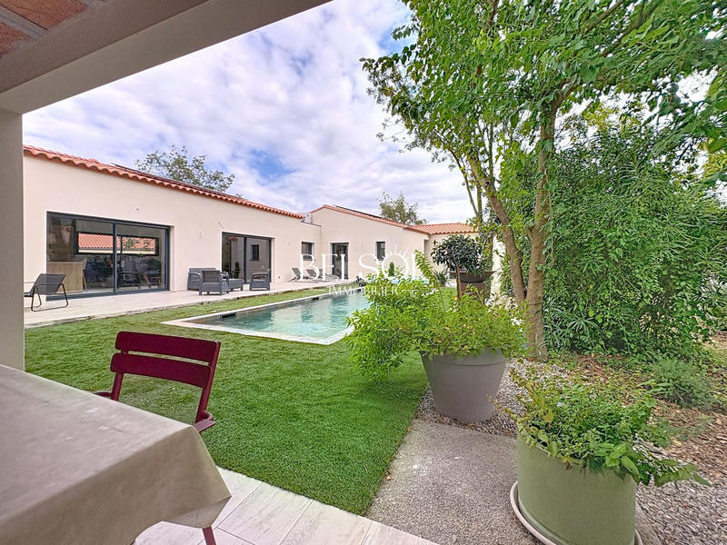 Maison contemporaine - 186 m² - 6 pièces