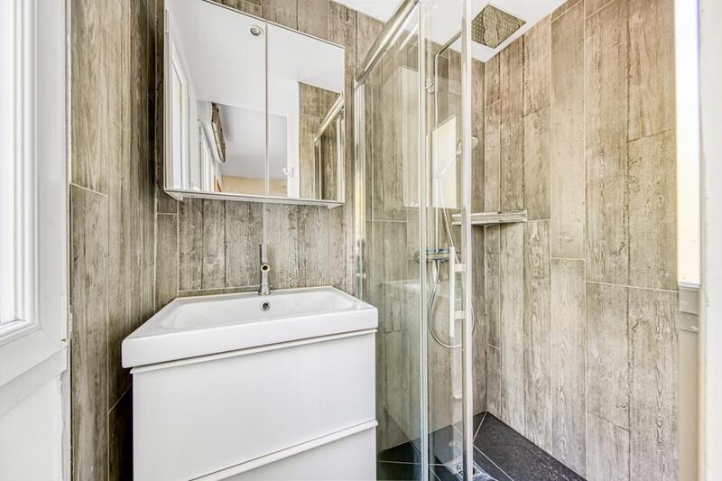 Maison - 235 m² - 10 pièces