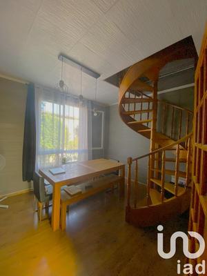 Maison - 92 m² - 5 pièces