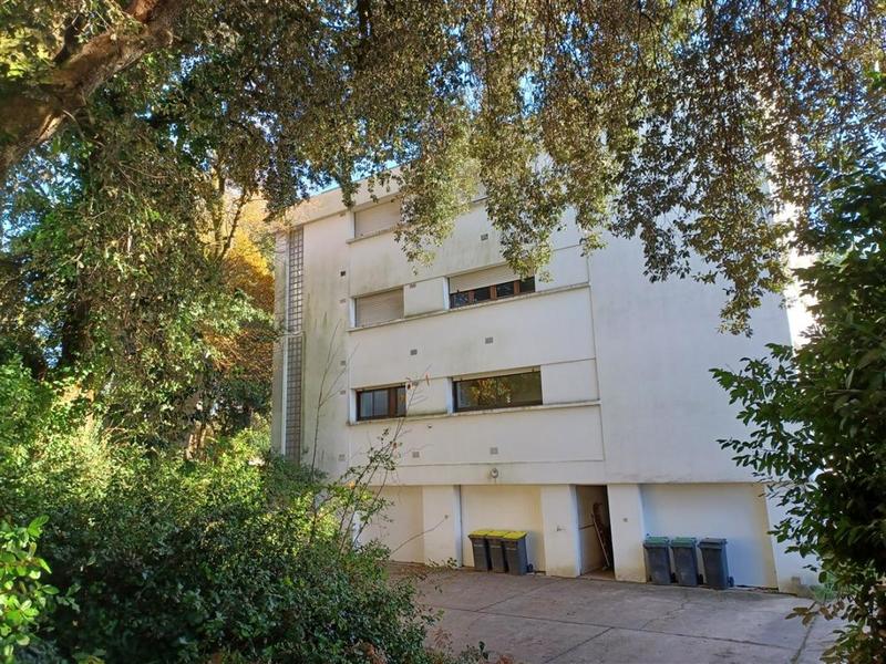 Appartement - 93 m² - 4 pièces