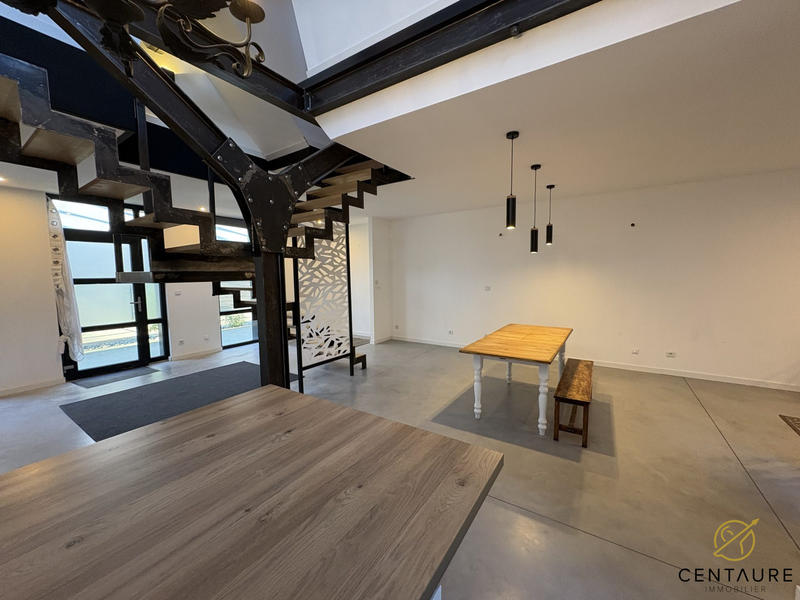 Loft - 117 m² - 5 pièces