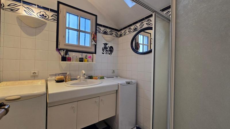 Maison - 202 m² - 7 pièces