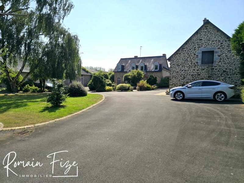 Maison - 300 m² - 7 pièces