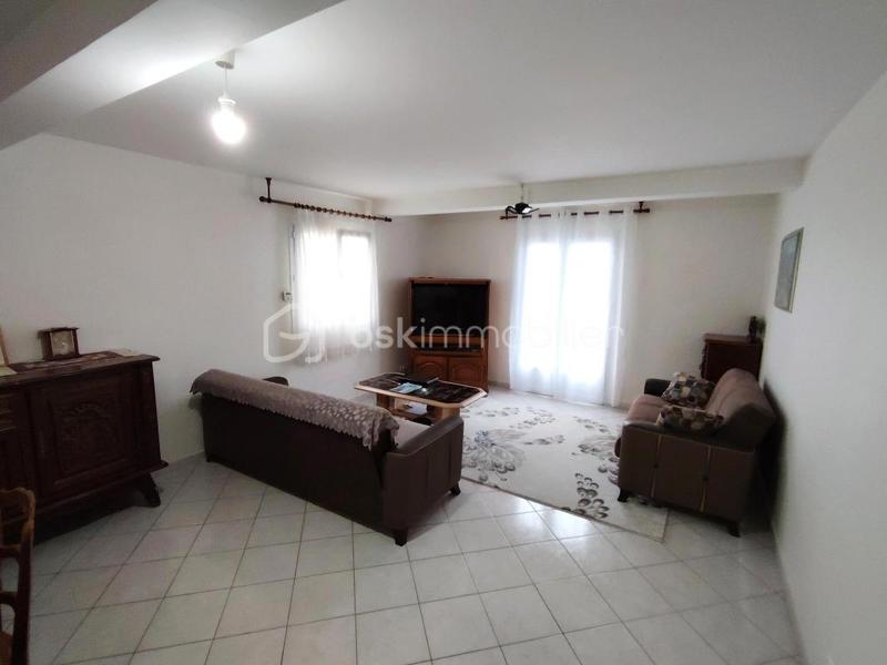 Maison - 183 m² - 8 pièces