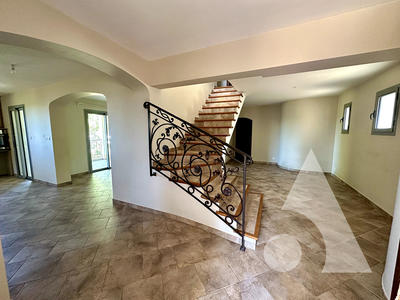 Maison - 226 m² - 8 pièces