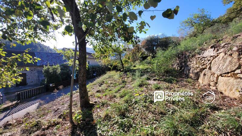 Terrain constructible - 785 m²