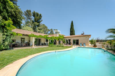 Maison - 463 m² - 15 pièces