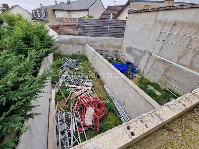 Maison jumelée - 114 m² - 6 pièces