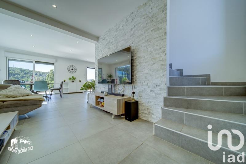 Maison - 106 m² - 5 pièces