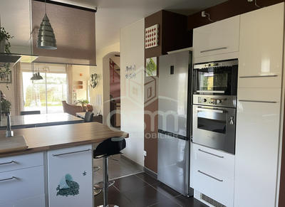 Maison traditionnelle - 125 m² - 6 pièces