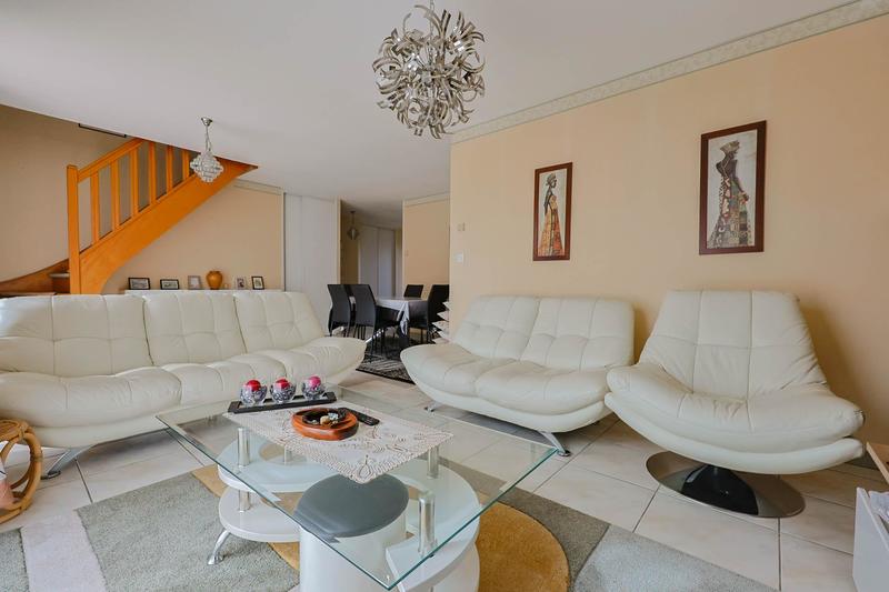 Maison - 151 m² - 8 pièces