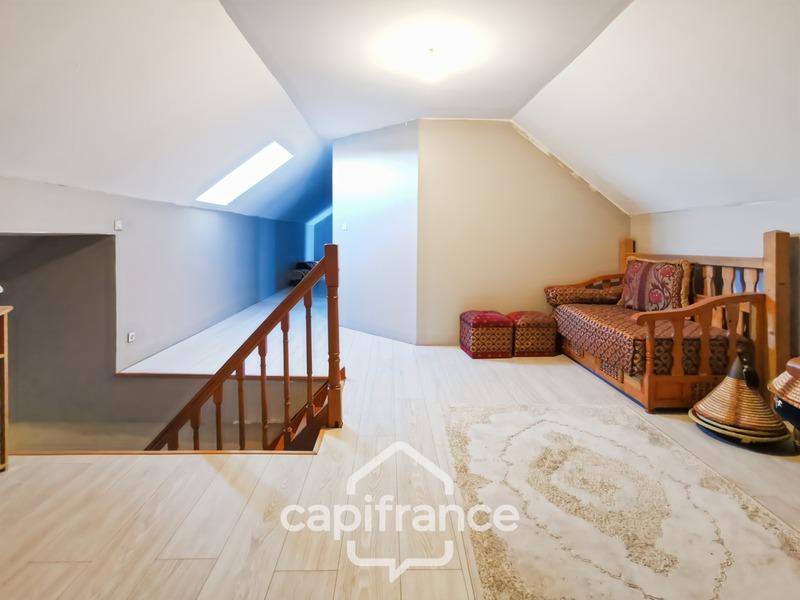 Maison - 188 m² - 9 pièces