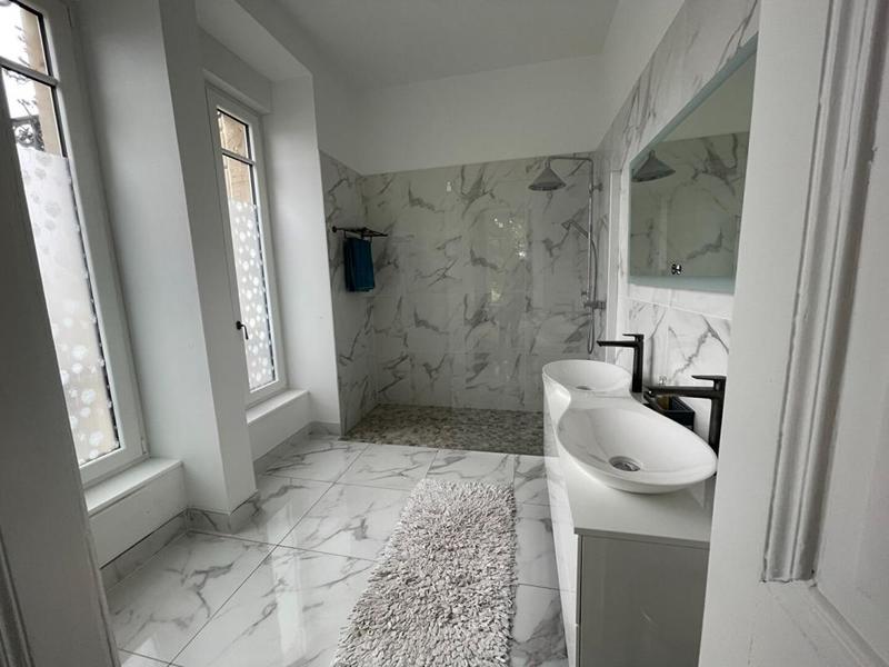 Appartement - 221 m² - 3 pièces