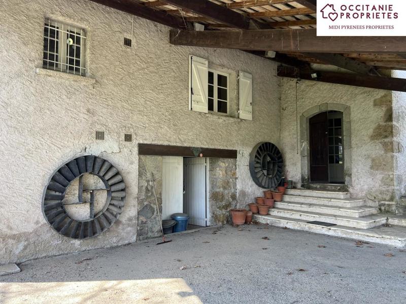 Propriété - 213 m² - 7 pièces