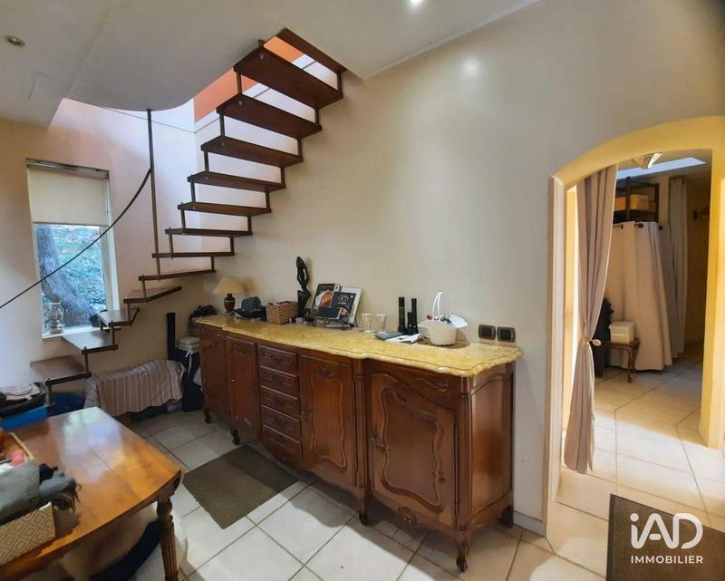 Maison - 235 m² - 4 pièces