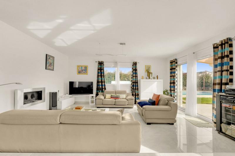 Maison contemporaine - 220 m² - 6 pièces