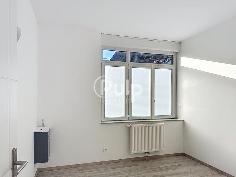 Local commercial - 75 m² - 6 pièces