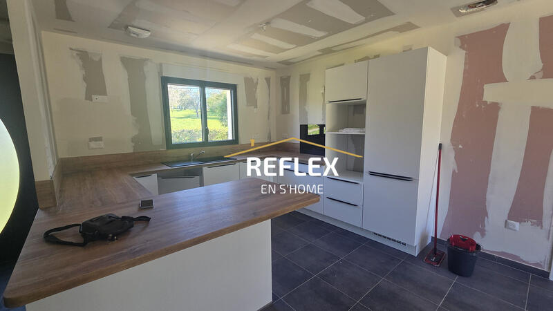 Maison - 98 m² - 5 pièces