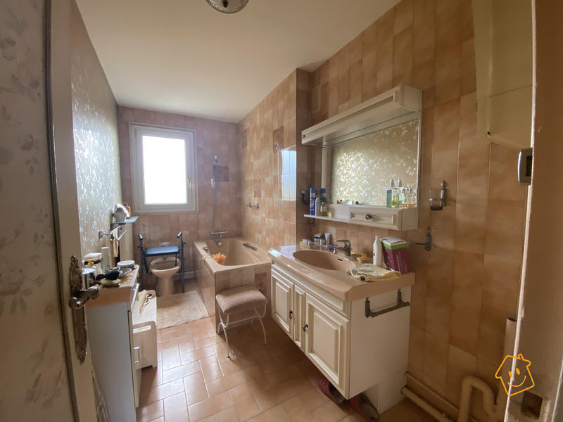 Appartement - 93 m² - 5 pièces