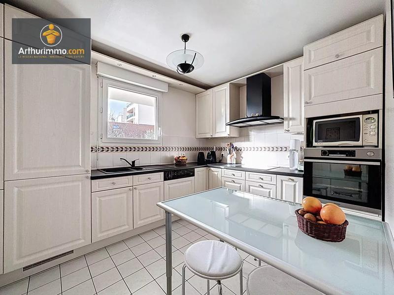 Appartement - 90 m² - 4 pièces