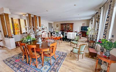 Appartement - 321 m² - 8 pièces