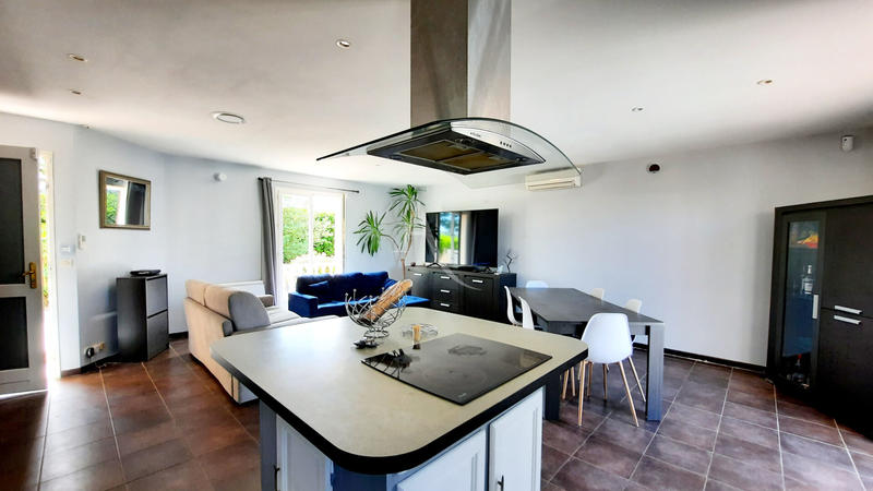 Maison - 157 m² - 7 pièces