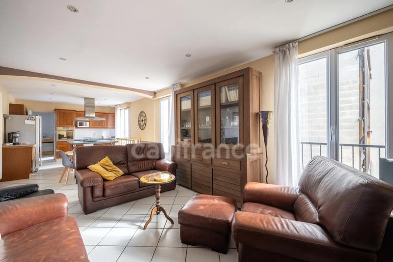 Maison - 200 m² - 4 pièces