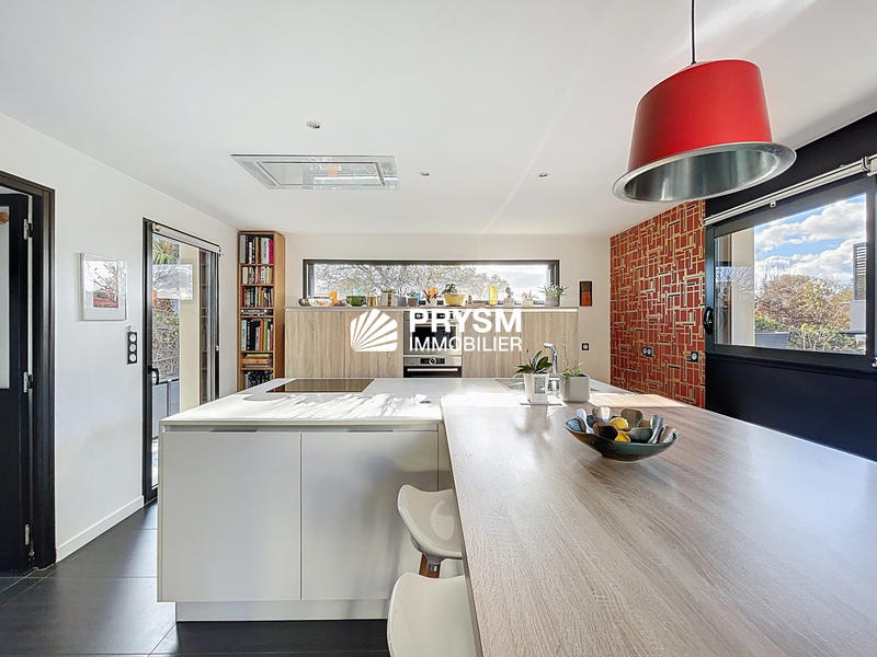 Maison contemporaine - 197 m² - 6 pièces