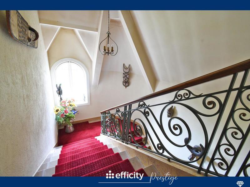 Maison - 450 m² - 16 pièces