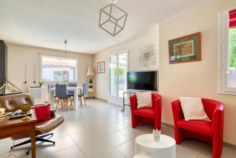 Villa - 200 m² - 9 pièces