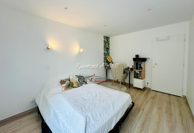 Maison - 330 m² - 14 pièces