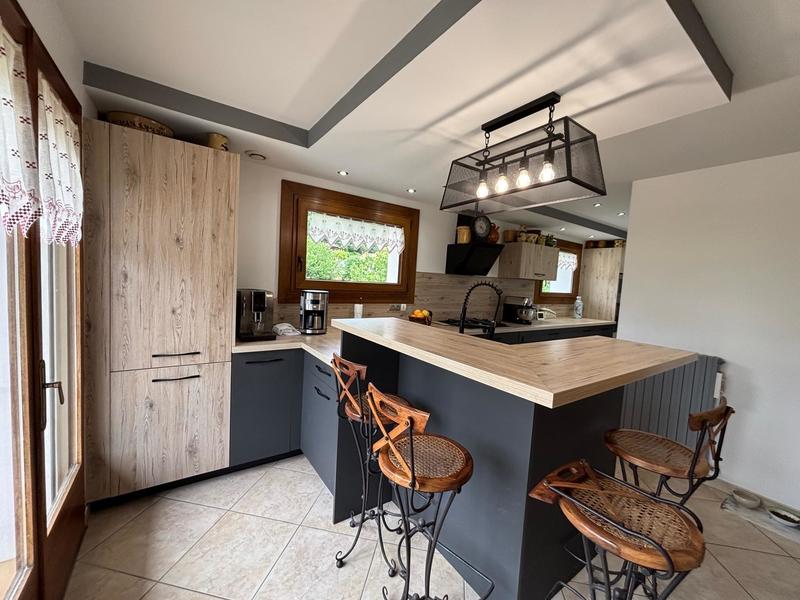 Maison traditionnelle - 276 m² - 6 pièces