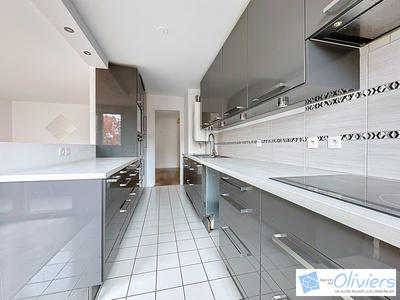 Appartement - 84 m² - 4 pièces