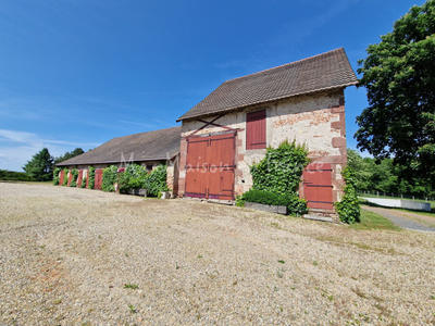 Maison - 157 m² - 11 pièces