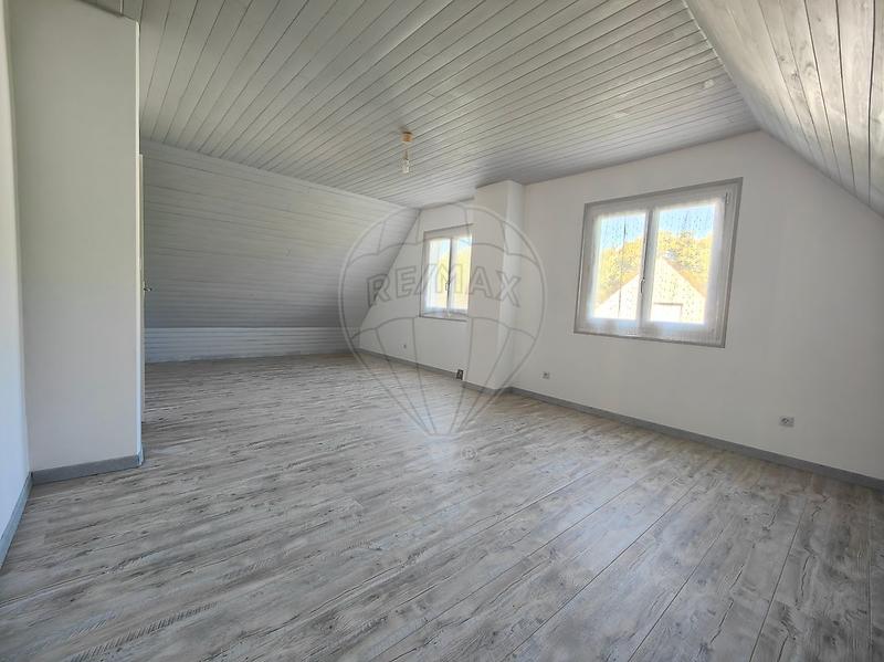 Maison - 180 m² - 7 pièces