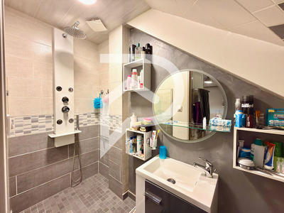 Maison - 96 m² - 5 pièces