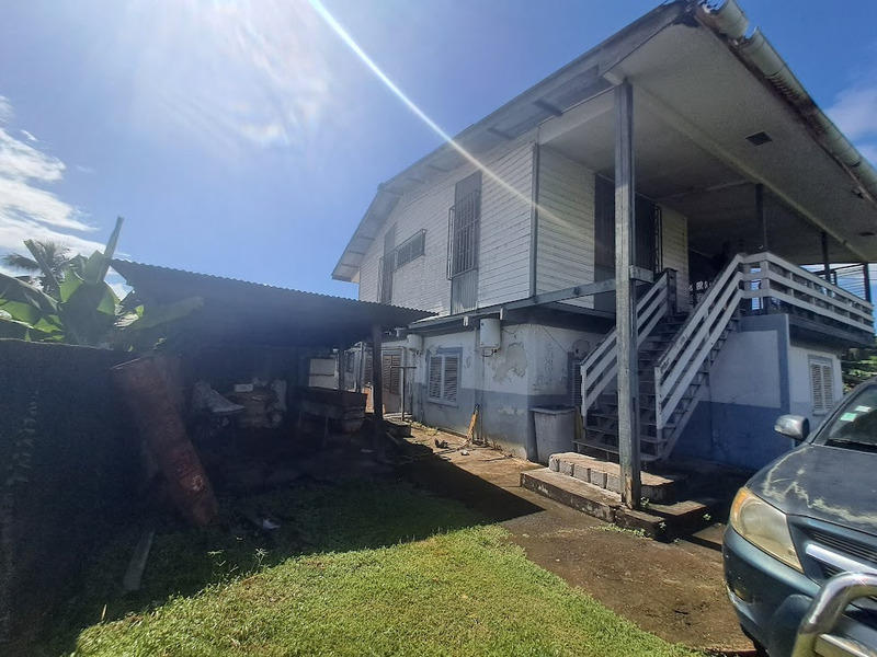 Maison - 338 m² - 8 pièces